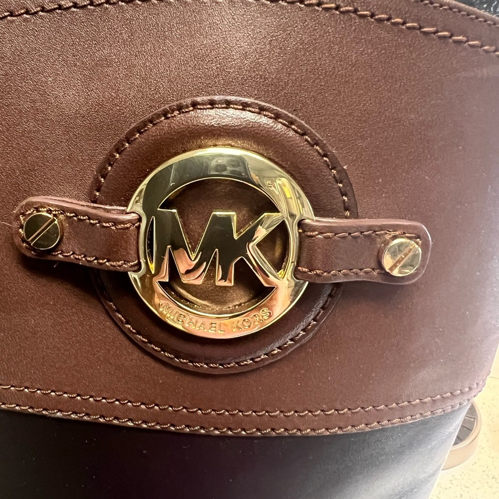 Like new Michael Kors Brown/Black Leather Knee High Zipper Boots in Box - Picture 5 of 12